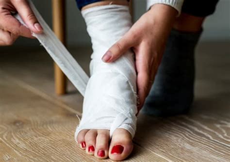 Sprained Toe Vs Broken Toe Understanding The Differences And