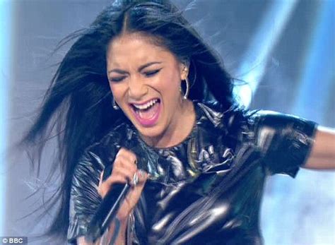 Driving Them Wild Nicole Scherzinger Shows Off Her Toned Midriff In