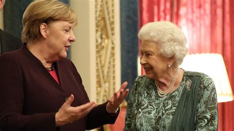 Dronning Elizabeth Inviterer Merkel Til Muligt Farvel Visit Tv 2