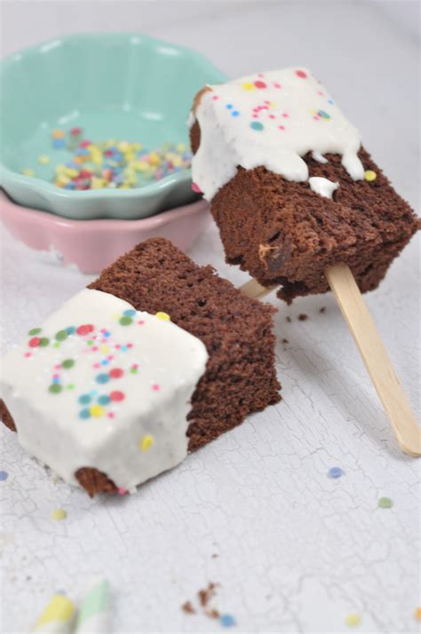 Über 14 bewertungen und für schmackhaft befunden. Eis am Stiel-Kuchen - Perfekt für den Kindergeburtstag ...