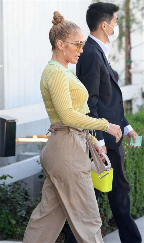 Jennifer Lopez Seen At San Vicente Bungalows In West Hollywood 12