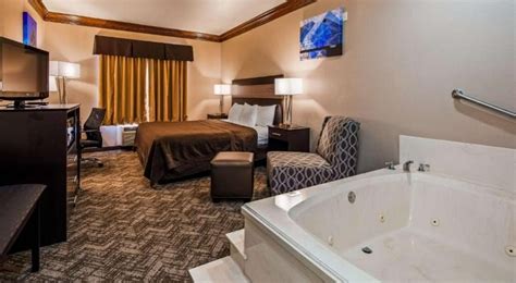35 Texas Hotels With Jacuzzi In Room And Hot Tub Suites
