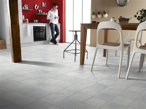 Piezas antideslizantes a medida y productos prefabricados para pavimentos y escaleras industriales y estaciones ferroviarias. Suelos para la cocina
