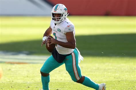 May 28, 2021 · tua tagovailoa announced his intention to enter the nfl draft monday, jan. Tua Tagovailoa injury: Dolphins QB listed as questionable ...