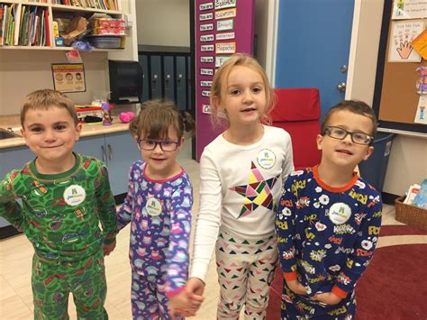 Pajama Day At Topsail Elementary Mrs Beaumasters Kindergartenclass
