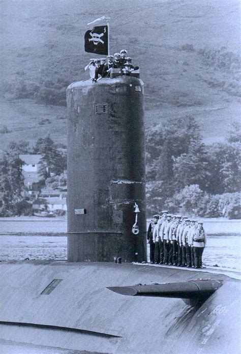Hms Conqueror Returns To Britain Flying The Jolly Roger After Sinking