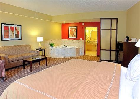 Discover cozy and luxurious suites of hotel nord est in gabicce mare, the penthouse rooms with jacuzzi and breathtaking sea views. Comfort Suites West of the Ashley (Charleston, SC): What ...