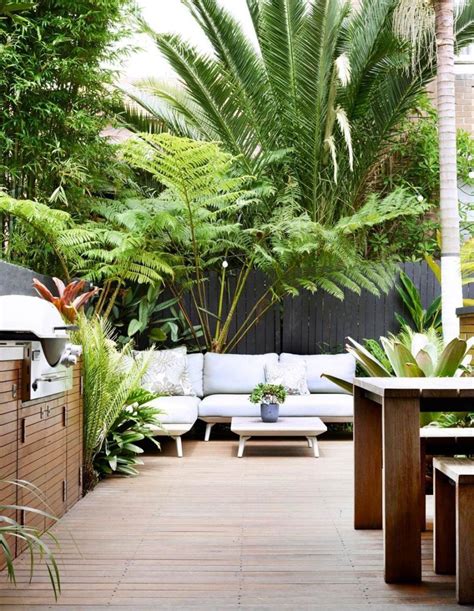 Lovely Tropical Garden Design Ideas 22 Magzhouse