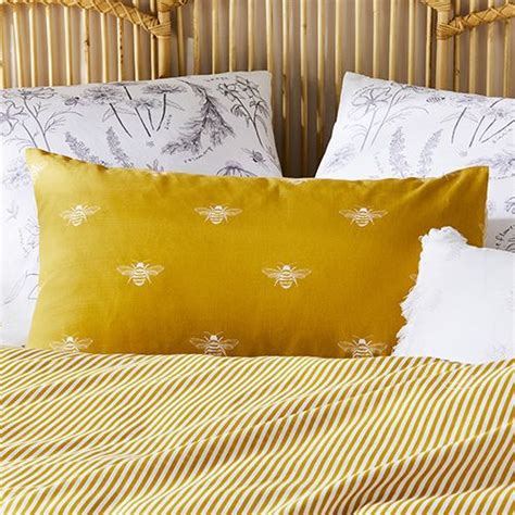This is daily new updated coin master spins links fan base page. Queen Bee Mustard Quilt Cover Set | Quilt cover sets ...
