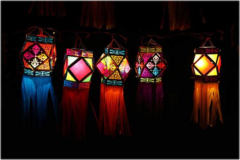 The lack of abundance of small details makes it possible to enjoy. Diwali Festival - 20 Ways to Decorate Your Home With ...