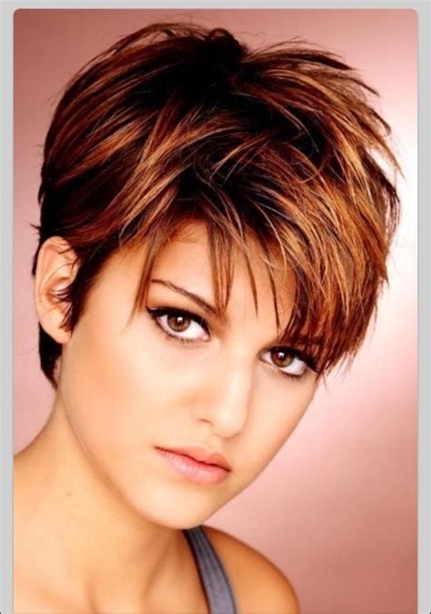 20 Ideas Of Flattering Short Haircuts For Fat Faces