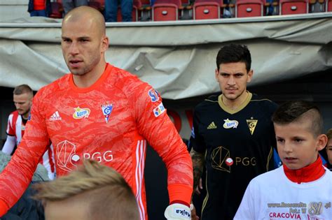 We did not find results for: Stal Mielec - Górnik Zabrze: wyjściowe składy. Bez zmian ...