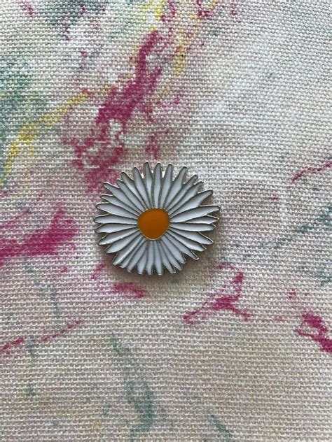 Daisy Pin Flower Pin White Flower Pin Daisy Brooch Flower Pins Daisy
