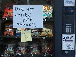Frustrated Customers Share The Funniest Vending Machine Fails Of All