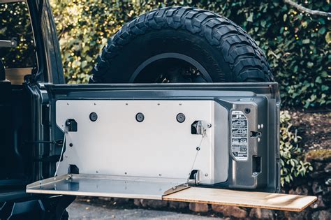 Outback Adventures Trailgater Tailgate Table For Jeep Jl And Jlu Review