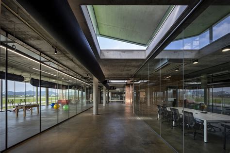 17 edasas architect sdn bhd. Gallery of Aemulus at the Runway / Design Unit Architects ...