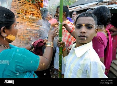 A Hindu Ritual In The Indian State Of Orissa Stock Photo Alamy