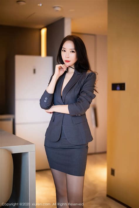 秀人xiuren No2582 Meng Xinyue Classic Office Uniform V2ph