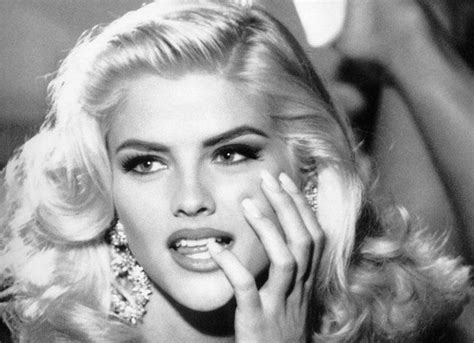 She died of an overdose of drugs. 12 Hollywood Celebrities Who Died Early From A Drug Overdose