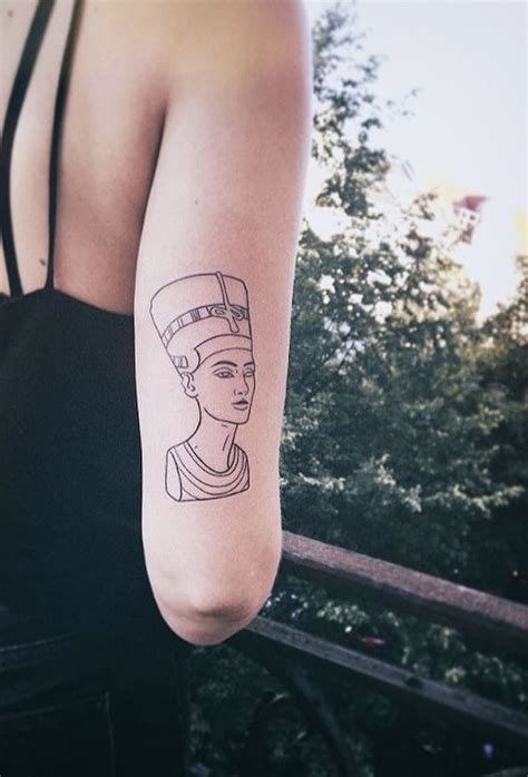 25 Ancient Egyptian Tattoo Ideas For Men And Women Bafbouf In 2020 Nefertiti Tattoo