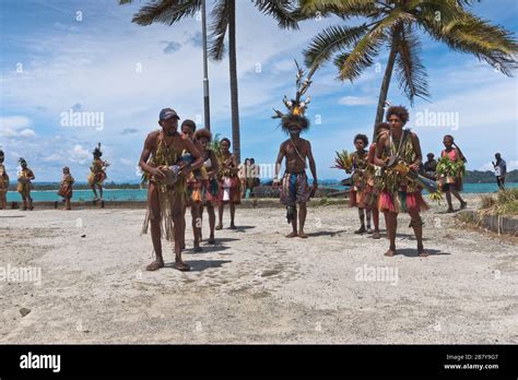 Dh Port Cruise Ship Welcome Wewak Papua New Guinea Traditional Png