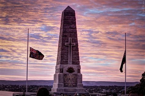 the significance of anzac day lest we forget