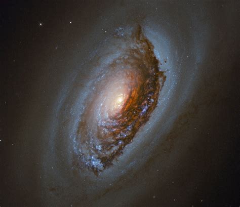 Hubble Space Telescope Observes Messier 64 Scinews