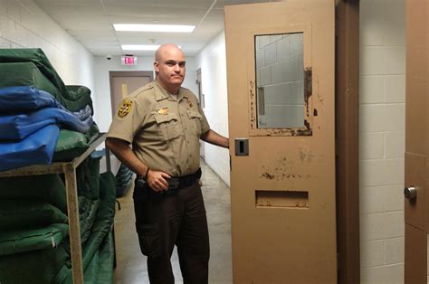 County Jails Struggle To Treat Mentally Ill Inmates Health News Florida
