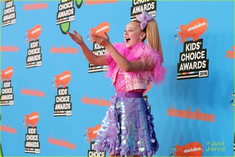 Jojo Siwa Debuts First Of Three Looks At Kids Choice Awards 2018