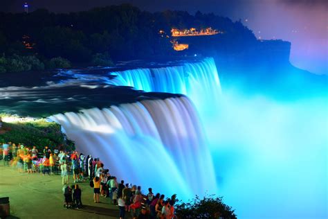 Part of Niagara Falls will be lit up blue and yellow to celebrate Cub