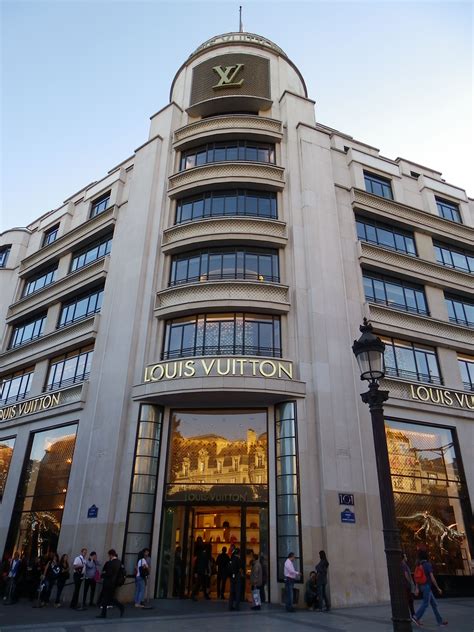 Vuitton Store Paris Iucn Water