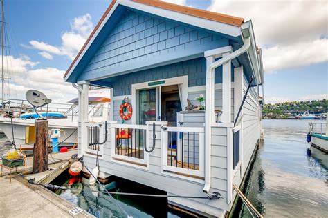 Photo 8 Of 15 In 7 Must See Houseboats You Can Buy Right Now Dwell