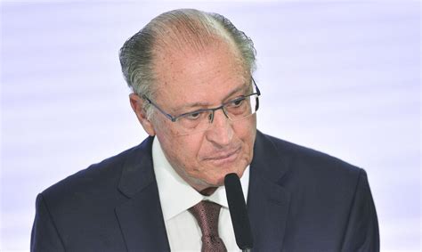 Alckmin veta artigo que acabava com punição por críticas ao governo no