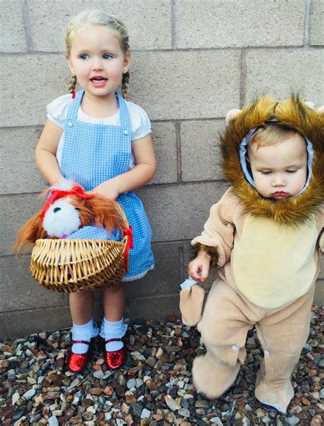 Off to see the wizard this halloween? DIY No Sew Dorothy Costume from Wizard of Oz and Lion | Dorothy costume, Halloween costumes ...