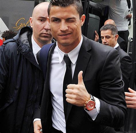 Portuguese striker cristiano ronaldo underwent a. Kolumne „Auszeit": Cristiano Ronaldo ist schon museumsreif ...