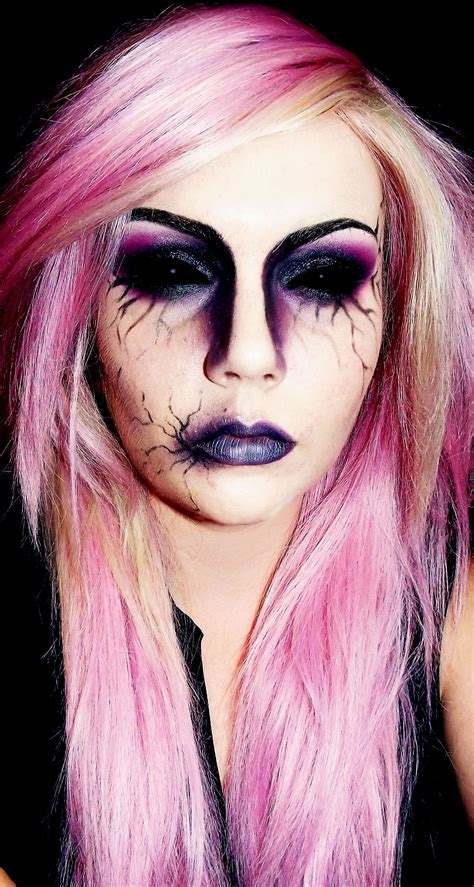 Pin Von Tanzila Akter Munia Auf Halloween Makeup Schminke Farben Halloween Kostüm Ausgefallen