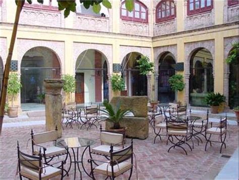 Reserva actividades, tours, visitas guiadas y excursiones en la palma en español. Hotel Alcazar de la Reina 4 **** / Carmona / Andalousie ...