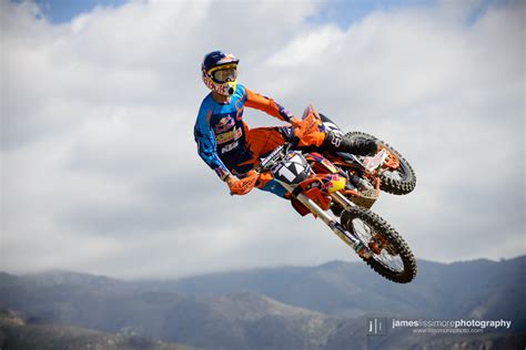 There are literally thousands of drivers who don't make money and actually spend money to race in nascar. Life from the Road: 2013 Red Bull KTM Fox Racing Photoshoot
