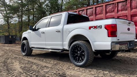 2020 Ford F 150 2”leveling Kit With 33x1250x20 G2 Nitto On 20x10