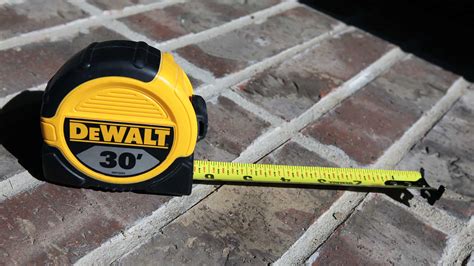 How To Use A Tape Measure The Right Way The Geek Pub