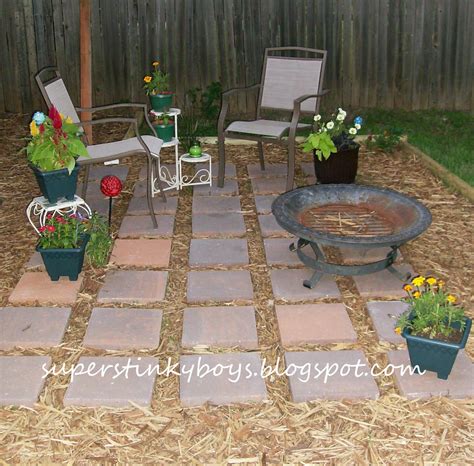 Create the perfect backyard seating with these easy diy kids patio chairs. Support Blog for Moms of BOYS!: DIY Backyard Oasis
