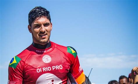 Maresias, sao paulo, brazil height: Gabriel Medina filma mulheres seminuas em vídeo íntimo ...