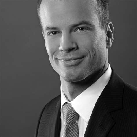 Santander consumer bank ag fil. Ludwig von la Hausse - Senior Associate Credit Risk ...
