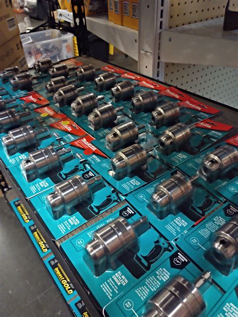 BRAND NEW MAKITA UNIVERSAL 1/4" SHANK 3/8" "KEYLESS " CHUCK ADAPTOR