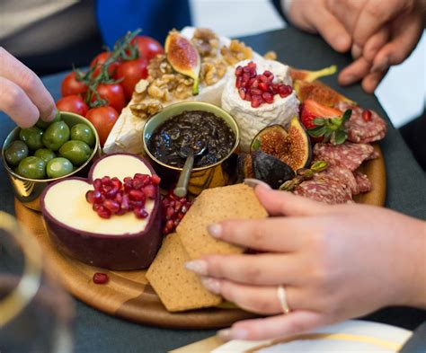 How to Create the Perfect Christmas Grazing Platter - BLOVED Blog