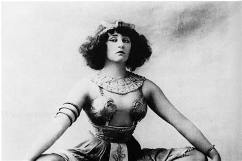 Januar 1873 in saint sauveur en puisaye, département yonne (burgund); Lessons We Can Learn from Colette | AnOther