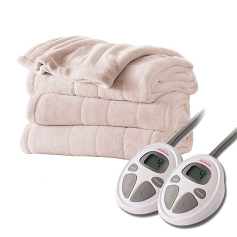 It still worked, but i had purchased new sunbeam electric blankets for my boys a few years earlier and realized that my old. Sunbeam Channeled Velvet Plush Electric Heated Blanket ...