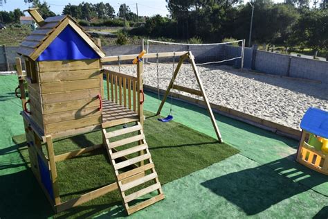 Cuenta con los siguientes servicios: APARTAMENTOS SANDRA - Mancomunidad de O Salnés - Rías Baixas - Galicia