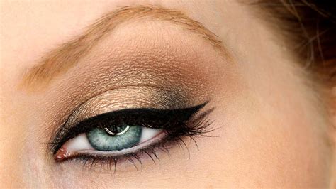 14 overwhelming smokey eye makeup looks and tutorials. Dramatic Black & Gold Holiday Smokey Eyes - YouTube