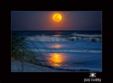 Easter Moon By Jim Crotty Full Moon Rising Over Ocean On A Flickr